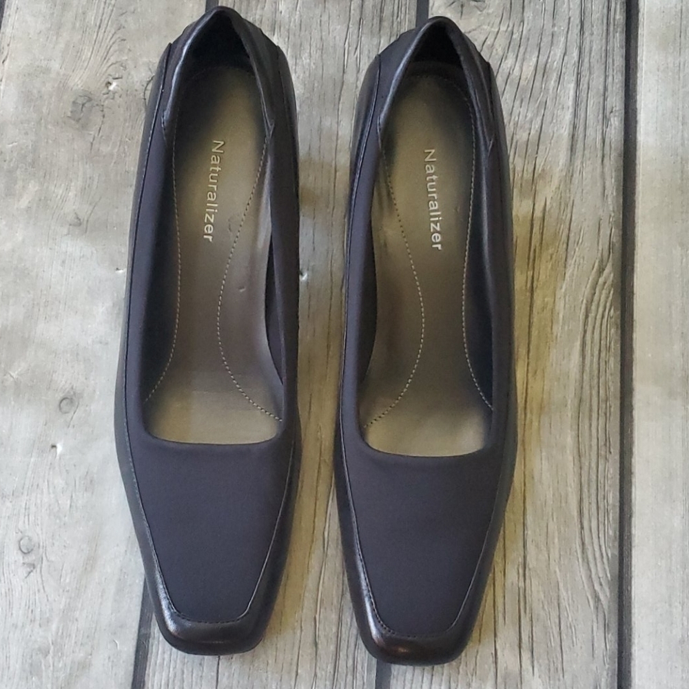 Black Naturalizer Pumps 838N19 Sz 9W
